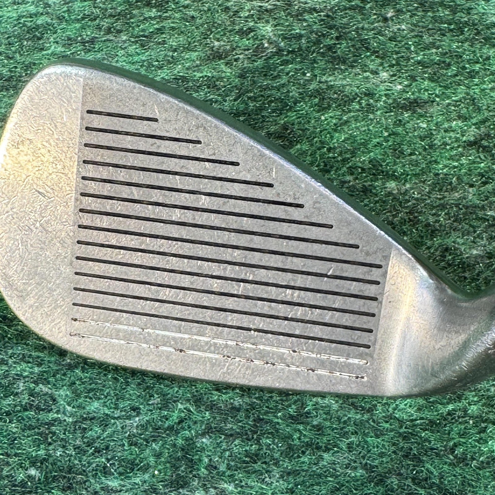 MacGregor MacOne Oversize 4 Iron Mens RH Graphite Shaft Medium Firm Flex