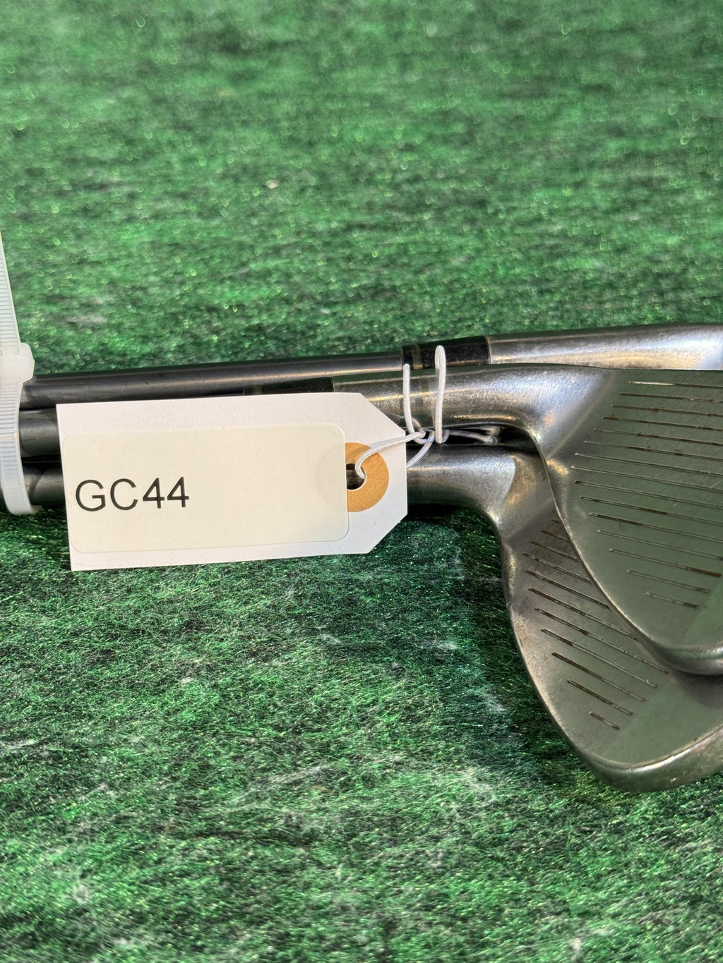 Adams Idea A2 Hybrid Iron Set 6-9 PW Mens Right Aldila 85-R Graphite Golf Clubs