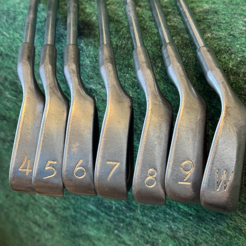 Vintage Ping Eye 2 Iron Set 4-W Steel Shaft Golf Pride Grips Mens RH Black Dot