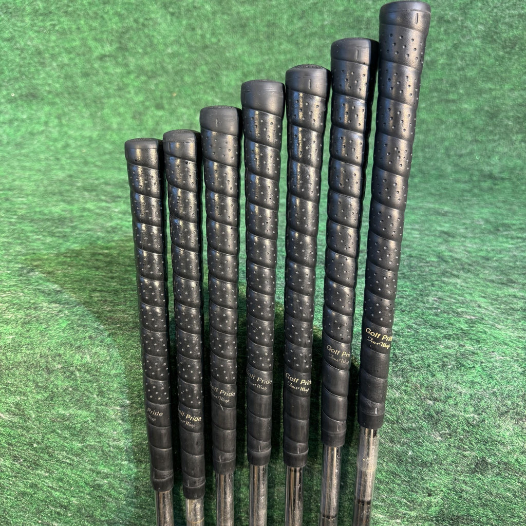 Vintage Ping Eye 2 Iron Set 4-W Steel Shaft Golf Pride Grips Mens RH Black Dot
