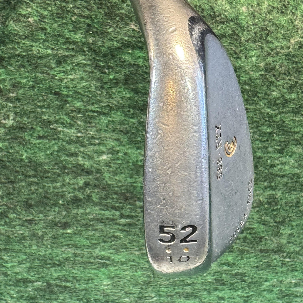 Cleveland 588 RTX 52° 10 Gap Wedge Mens RH Steel Silver Rotex Face Golf Club